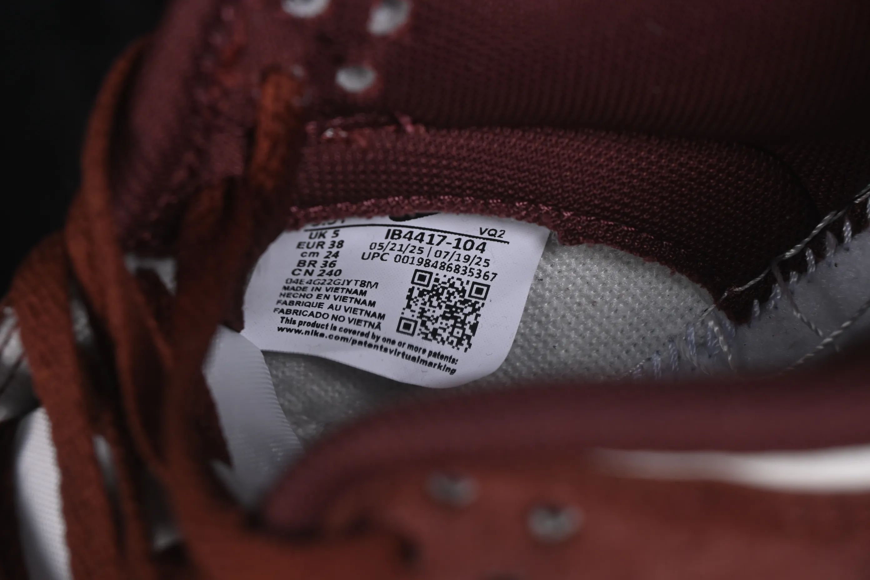 All Categories Nk SB Dunk Series Nk SB Dunk Low Low-top sneakers Nike SB Dunk Low Year of the Horse Burgundy Low-top casual sneakers IB4417-104